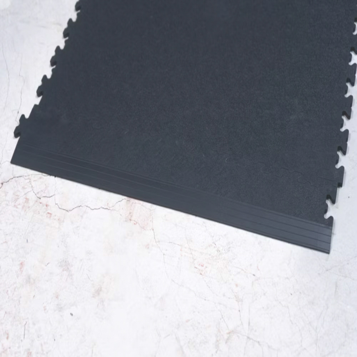 Interlocking Floor Tile Ramp Black